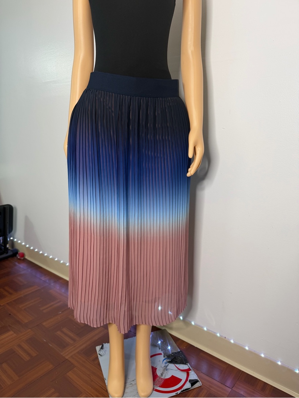 Pleated Ombre Midi Skirt in Navy to Blush